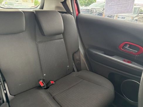 Used 2017 Honda HR-V EX image 11