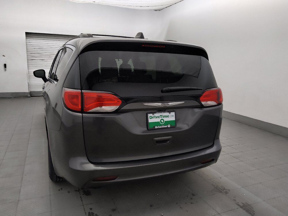 Used 2021 Chrysler Voyager Lxi FWD image 5