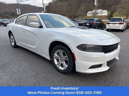 Used 2022 Dodge Charger SXT image 3