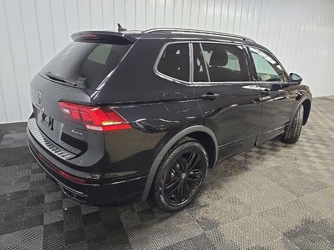 Used 2022 Volkswagen Tiguan SE R-Line image 10