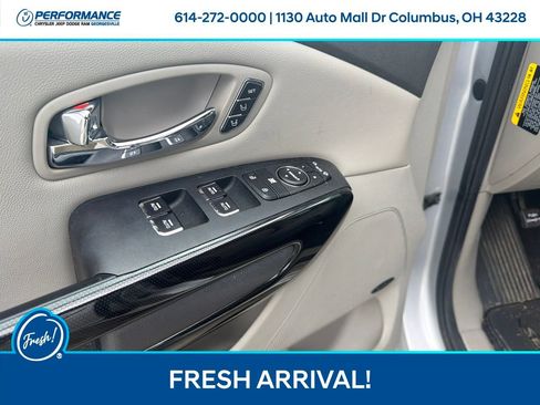 Used 2017 Kia Sedona SX FWD image 17