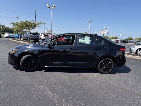 Used 2024 Toyota Corolla LE FWD image 4