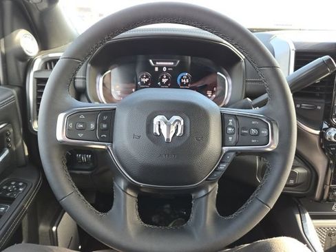 Used 2025 RAM 2500 Laramie AWD/4WD image 13