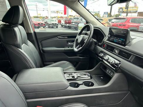Used 2023 Honda Pilot Touring image 25