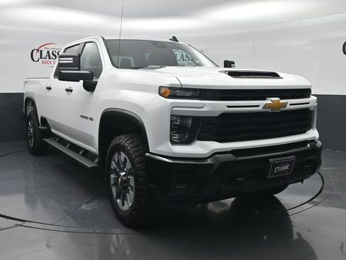 Used 2025 Chevrolet Silverado 2500 Custom w/ Custom Convenience Package image 5
