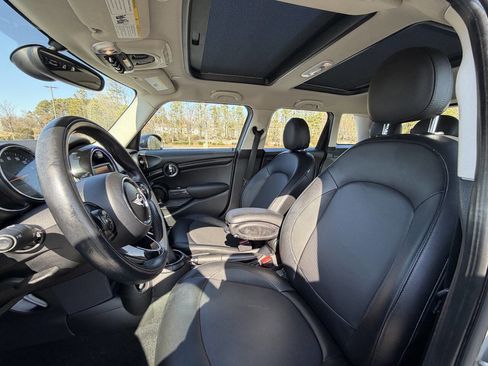 Used 2015 MINI Cooper 4-Door Hardtop image 20