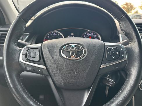 Used 2017 Toyota Camry image 21