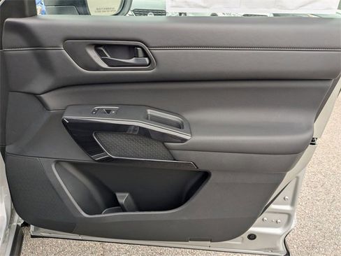 New 2025 Nissan Pathfinder SV w/ SV Premium Package image 38