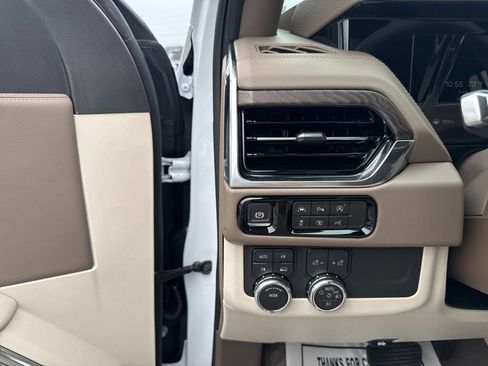 New 2026 GMC Yukon Denali AWD/4WD image 14