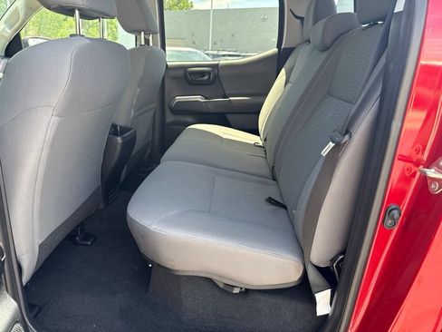 Used 2017 Toyota Tacoma SR5 w/ Tow Package AWD/4WD image 18