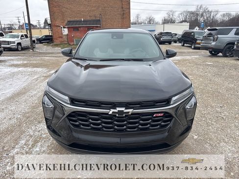 Used 2025 Chevrolet Trax RS w/ Driver Confidence Package image 6