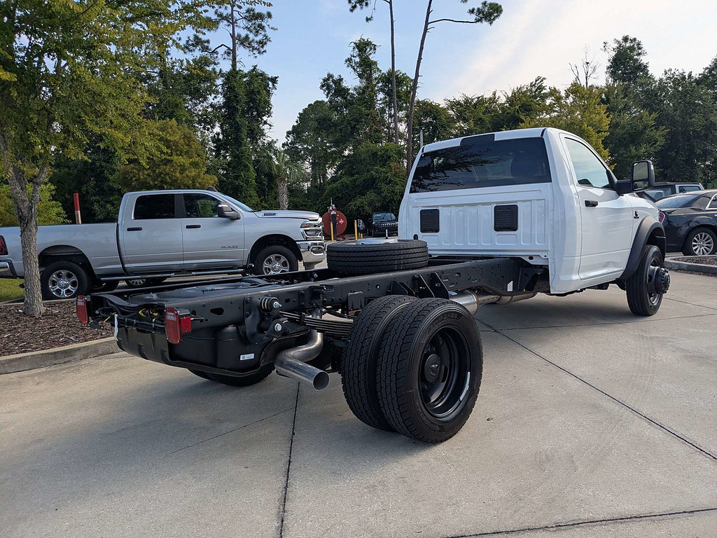 New 2026 RAM 5500 Tradesman AWD/4WD image 3