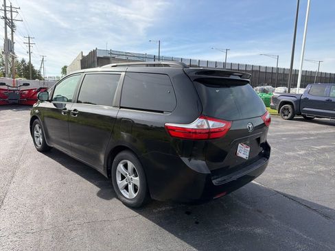 Used 2015 Toyota Sienna LE FWD image 4