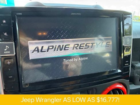 Used 2013 Jeep Wrangler Unlimited Rubicon AWD/4WD image 9