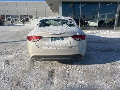 Used 2015 Chrysler 200 Limited w/ Convenience Group image 3