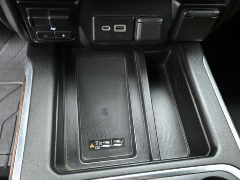 Used 2021 Chevrolet Silverado 3500 High Country image 19