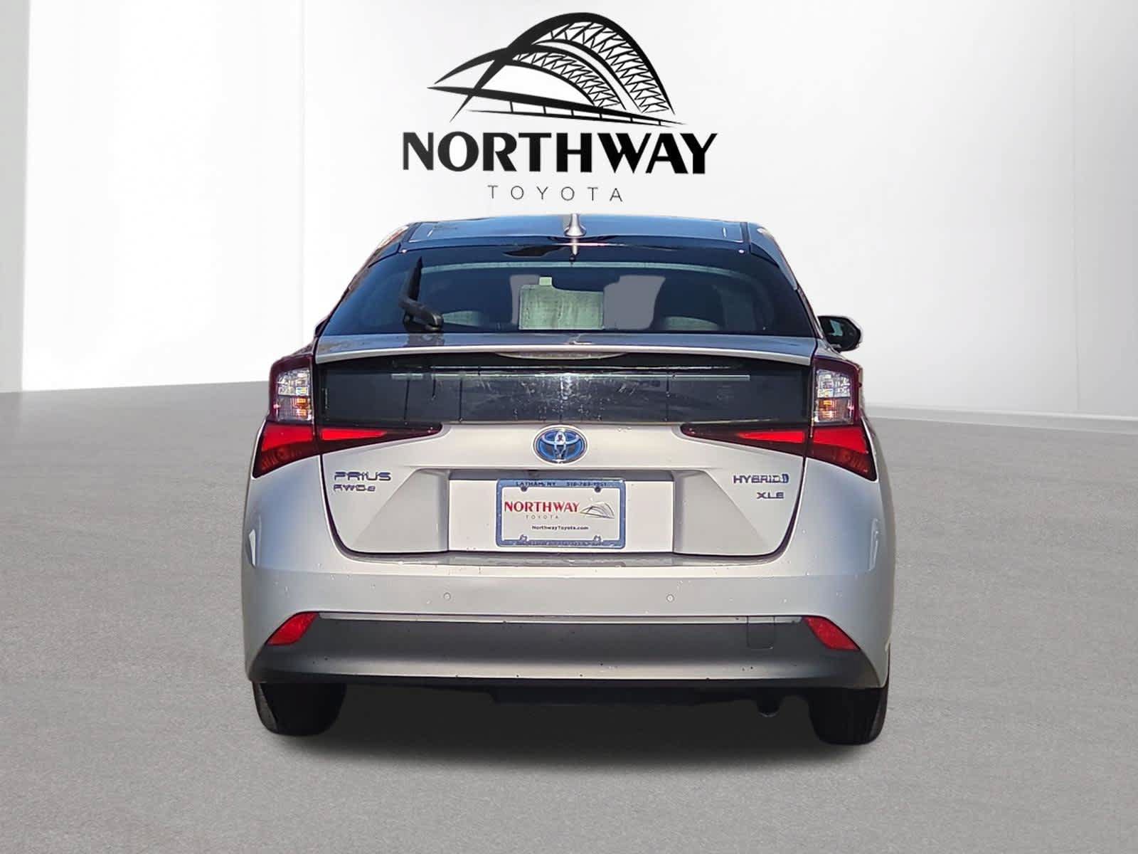 Used 2022 Toyota Prius XLE w/ Advanced Technology Package AWD/4WD image 5