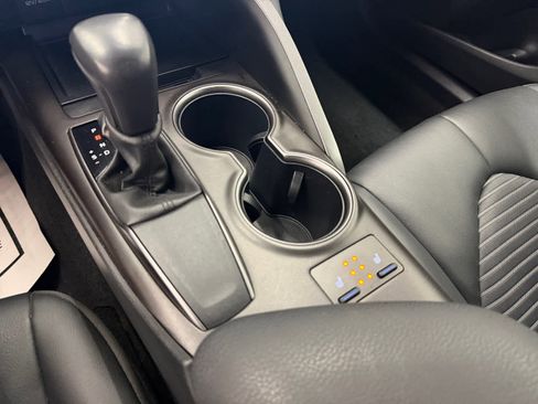 Used 2024 Toyota Camry SE FWD image 21