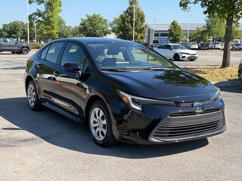 Used 2025 Toyota Corolla LE FWD image 7