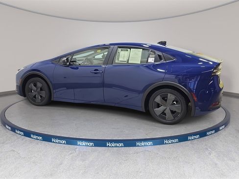 Used 2026 Toyota Prius SE image 9