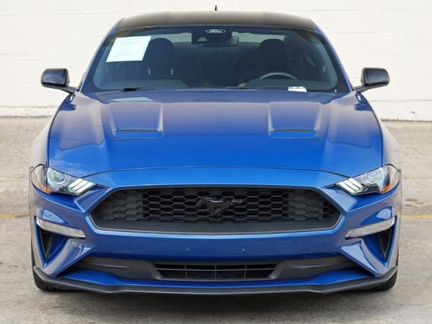 Used 2022 Ford Mustang Coupe w/ Black Accent Package RWD image 32