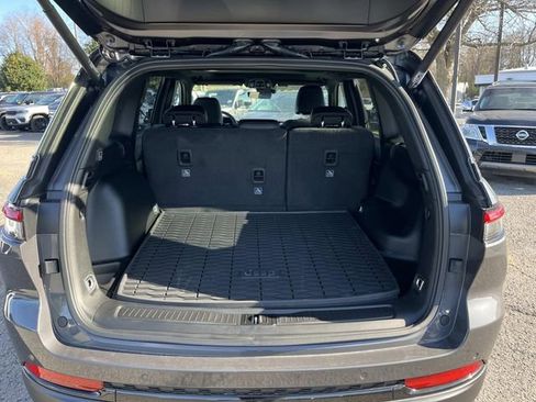 New 2025 Jeep Grand Cherokee Altitude image 12