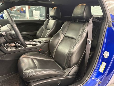 Used 2019 Dodge Challenger SXT w/ Plus Package image 20