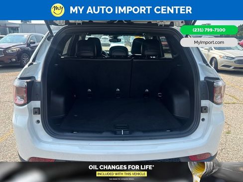 Used 2024 Jeep Compass Latitude AWD/4WD image 27