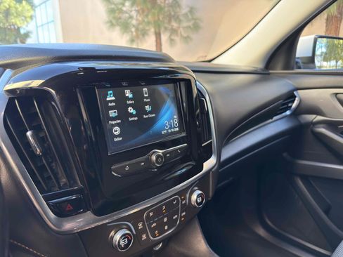 Used 2018 Chevrolet Traverse LT w/ LPO, Black Accent Package FWD image 42