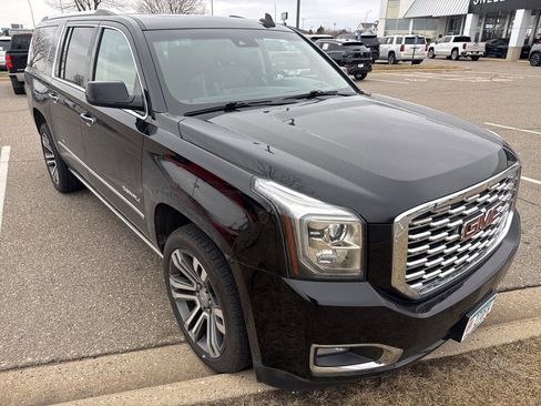 Used 2018 GMC Yukon XL Denali w/ Denali Ultimate Package image 5
