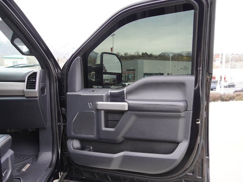 Used 2022 Ford F350 Platinum image 26