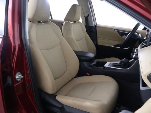 Used 2022 Toyota RAV4 XLE AWD/4WD image 26