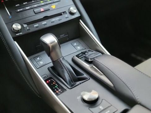 Used 2018 Lexus IS 300 AWD image 27