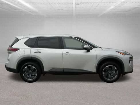 Used 2025 Nissan Rogue SV FWD image 10