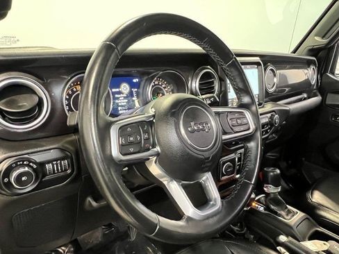 Used 2021 Jeep Wrangler Unlimited Sahara image 28