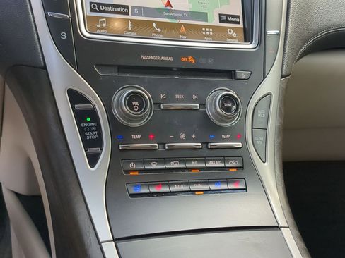 Used 2018 Lincoln MKX Reserve w/ Lincoln MKX Climate Package image 18