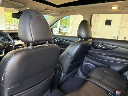 Used 2017 Nissan Rogue SL w/ SL Premium Package AWD/4WD image 19