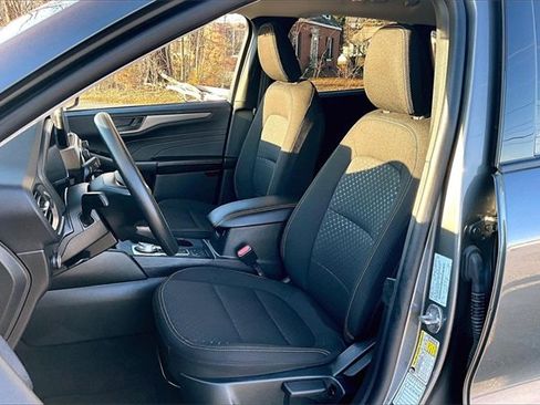 Used 2025 Ford Escape Active image 10