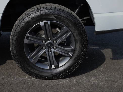 Used 2023 Ford F150 Lariat w/ Equipment Group 502A High image 30