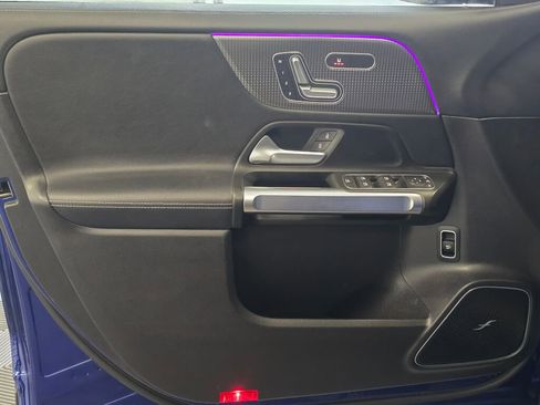 Used 2021 Mercedes-Benz GLB 250 4MATIC w/ Premium Package image 35