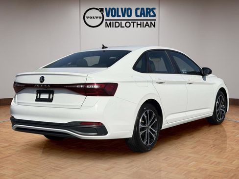 Used 2025 Volkswagen Jetta Sport image 19