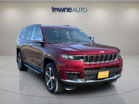 Used 2025 Jeep Grand Cherokee L Limited image 7