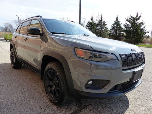 Used 2022 Jeep Cherokee Latitude w/ Sun & Sound Group image 12