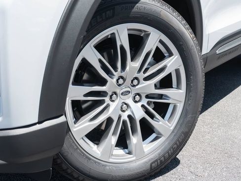 New 2026 Ford Explorer Platinum RWD image 2