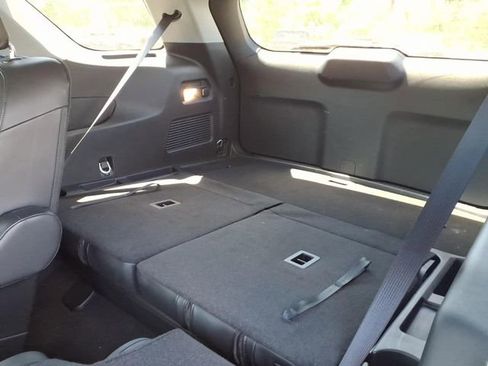 Used 2024 Ford Explorer XLT w/ Equipment Group 202A AWD/4WD image 9