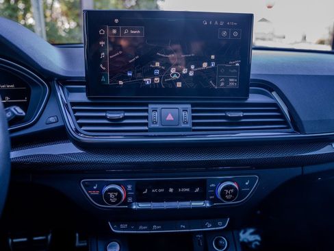 Used 2023 Audi SQ5 Premium Plus w/ Premium Plus Package image 10