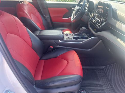 Used 2023 Toyota Highlander XSE image 5