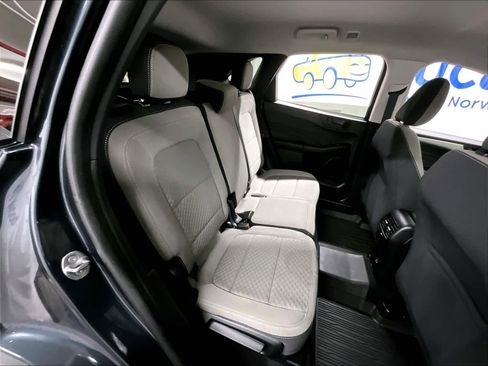 Used 2022 Ford Escape SE w/ Cold Weather Package image 16