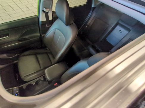 Used 2024 Hyundai Kona Limited image 9