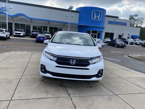 New 2026 Honda Odyssey EX-L image 3